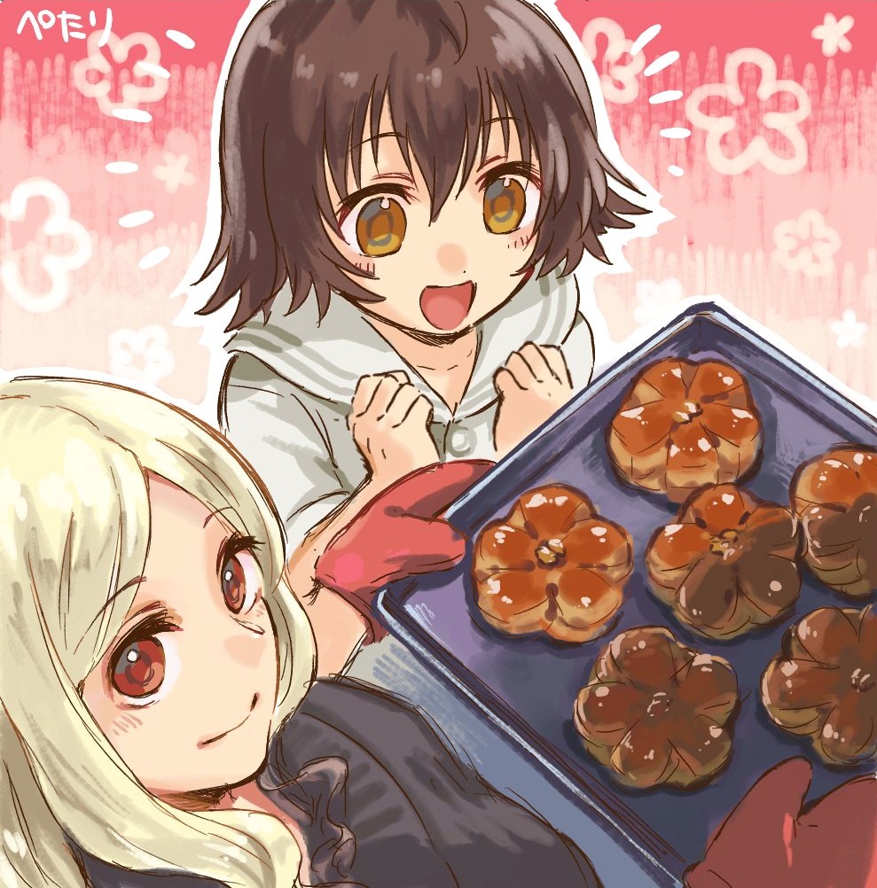 2girls, age_difference, ahoge, anju_(utawarerumono), aquaplus, baking, baking_sheet, black_dress