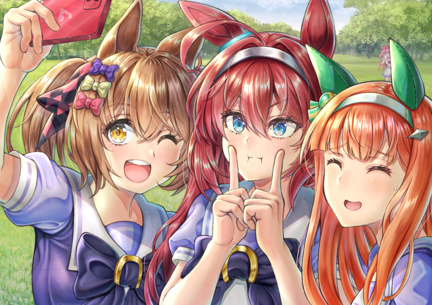 4girls, agnes_digital_(umamusume), ahoge, animal_ears, blue_eyes, blurry, blurry_background, brown_eyes