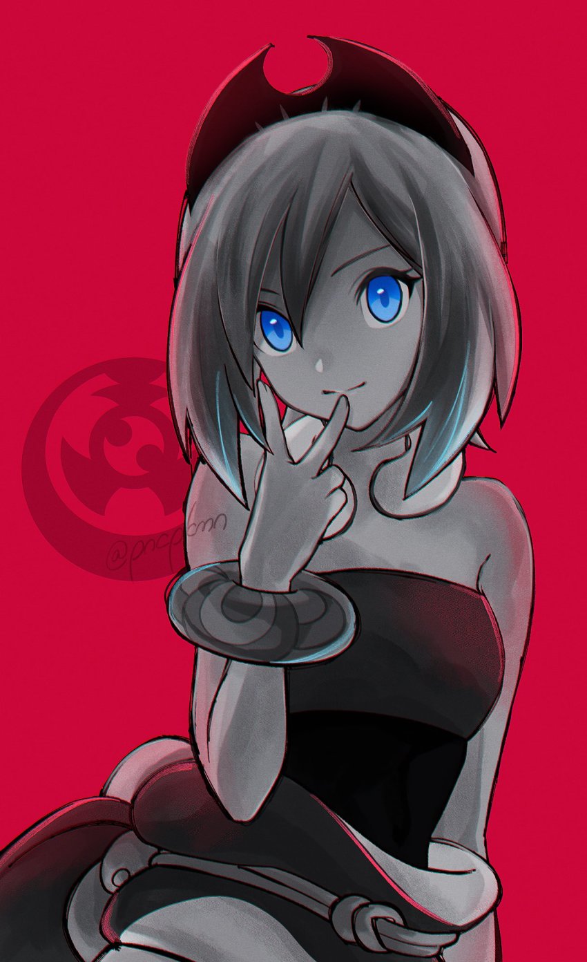 1girl, blue_eyes, bracelet, closed_mouth, commentary_request, grey_hair, hair_between_eyes, hairband