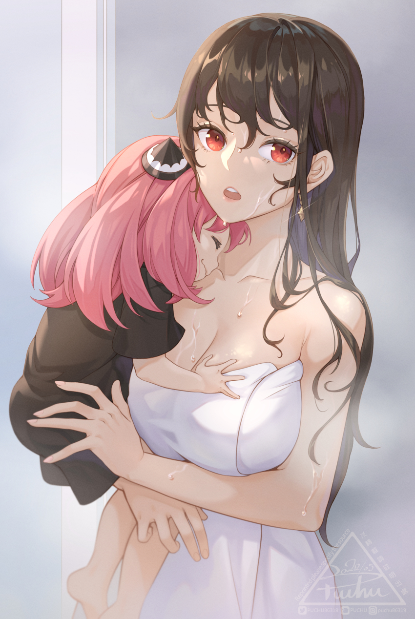2girls, absurdres, adoptive_parent_and_adoptive_child, after_bathing, anya_(spy_x_family), arm_under_breasts, artist_logo, bare_shoulders, black_hair, breasts, carrying, carrying_person, child, child_carry, closed_eyes, closed_mouth, collarbone, earrings, glint, gold_earrings, grabbing_another's_breast, groping, hair_down, hand_on_another's_chest, highres, horn_ornament, horns, jewelry, large_breasts, logo, long_hair, looking_to_the_side, mother_and_child, mother_and_daughter, multiple_girls, naked_towel, open_mouth, parent_and_child, pink_hair, puchu_huang, red_eyes, sleeping, smile, spy_x_family, steam, teeth, towel, upper_body, upper_teeth_only, wet, wet_hair, yor_briar