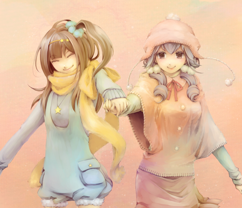 2girls, blue_hair, brown_eyes, brown_hair, closed_eyes, hanaji, holding_hands, jewelry