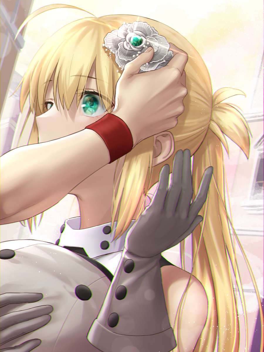 1girl, ahoge, artoria_caster_(fate), artoria_caster_(first_ascension)_(fate), artoria_pendragon_(fate), bare_shoulders, blonde_hair, blush, closed_mouth, collarbone, emiya_shirou, fate/grand_order, fate_(series), gloves, green_eyes, hair_between_eyes, hair_ornament, highres, leather, leather_gloves, long_hair, ribbon, senji_muramasa_(fate), shakuyouka, simple_background, solo