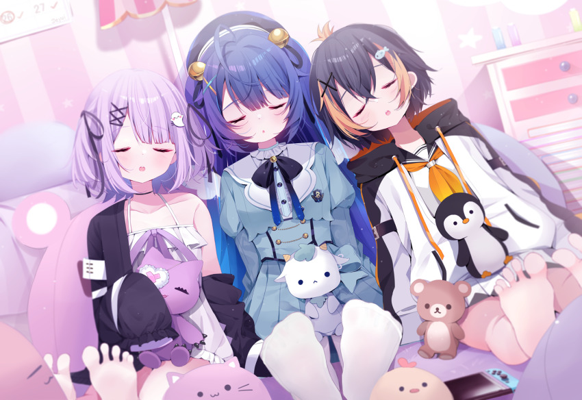 3girls, :o, amamiya_kokoro, barefoot, bell, beret, black_hair, black_headwear