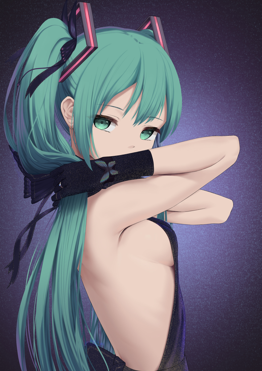 1girl, aqua_eyes, aqua_hair, back, back_focus, backless_dress, backless_outfit, breasts, dress, from_side, hatsune_miku, highres, holding, holding_own_hair, long_hair, looking_at_viewer, raimeso235, sideboob, solo, twintails, very_long_hair, virgin_killer_sweater, vocaloid