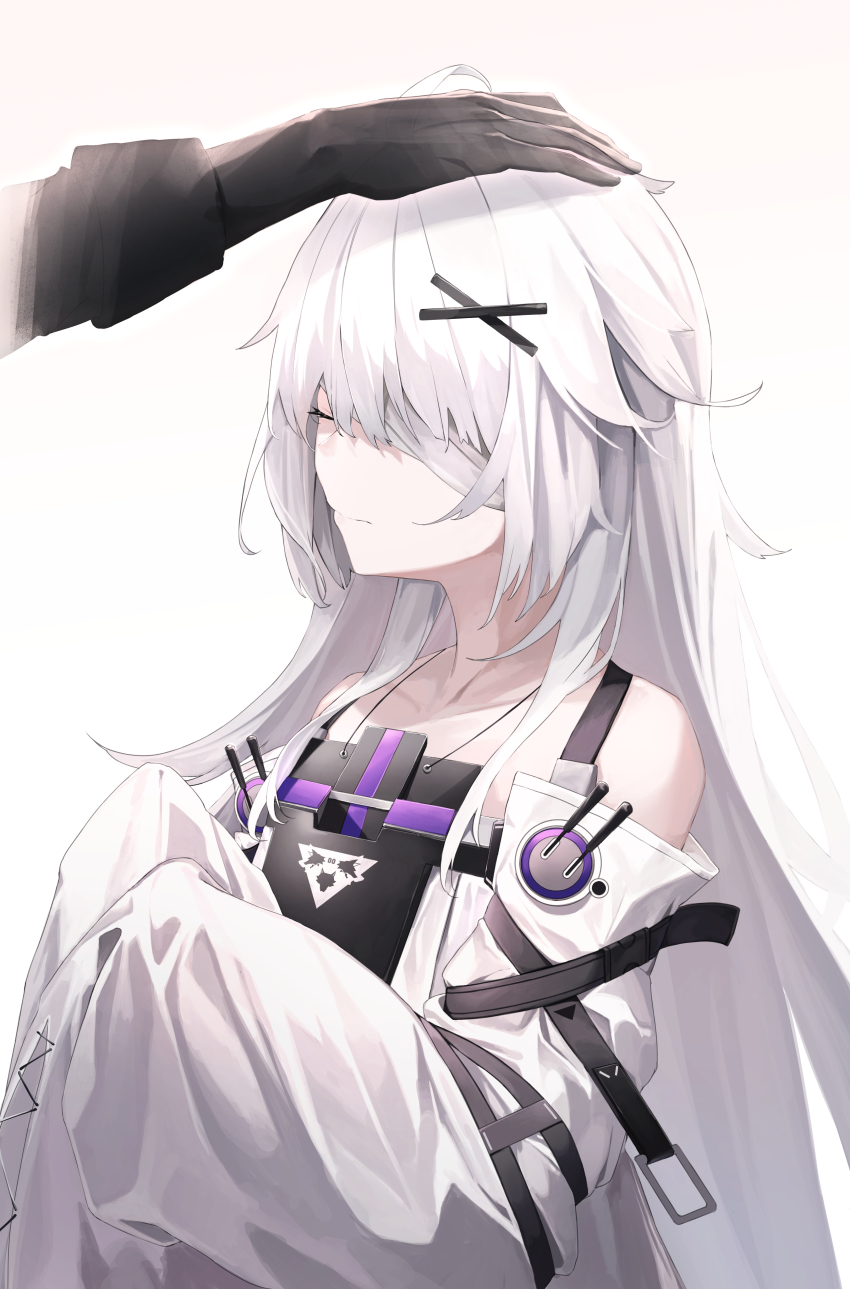 1girl, 1other, ab_(cat921), absurdres, bandage_over_one_eye, black_gloves, closed_eyes, commandant_(pgr), detached_sleeves, flat_chest, gloves, hair_ornament, hairclip, headpat, highres, long_hair, long_sleeves, no._21:_xxi_(pgr), no._21_(pgr), punishing:_gray_raven, simple_background, upper_body, white_hair