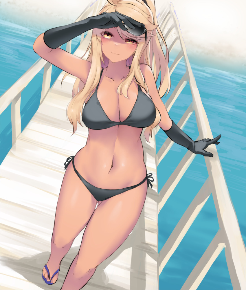 1girl, alma_armas, arm_up, bikini, black_bikini, black_gloves, blonde_hair, blush, breasts, cleavage, closed_mouth, collarbone, dark-skinned_female, dark_skin, elbow_gloves, eyewear_on_head, flip-flops, gloves, hand_up, highres, long_hair, looking_at_viewer, looking_up, medium_breasts, navel, ocean, orange_eyes, sandals, shading_eyes, side-tie_bikini_bottom, simple_background, solo, standing, string_bikini, sunglasses, swimsuit, va-11_hall-a, yanagui_yugi