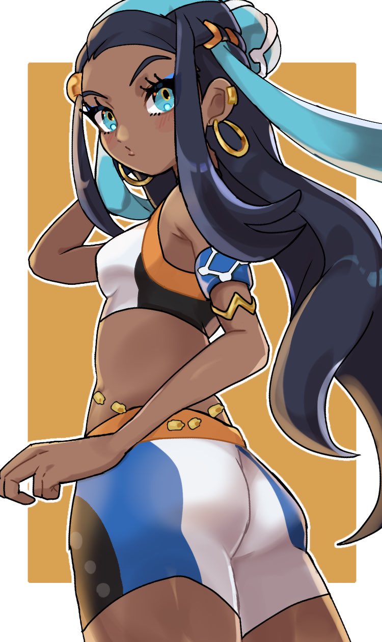 1girl, aqua_eyes, aqua_hair, armlet, ass, belly_chain, bike_shorts, black_hair, blue_eyeshadow, blush, border, breasts, brown_background, closed_mouth, commentary, dark-skinned_female, dark_skin, earclip, earrings, eyelashes, eyeshadow, fu_(tk1189227dhy), hair_bun, highres, hoop_earrings, jewelry, long_hair, looking_back, makeup, multicolored_hair, nessa_(pokemon), nintendo, outline, pokemon, pokemon_sword_and_shield, single_hair_bun, solo, untranslatable_commentary, two-tone_hair, white_border
