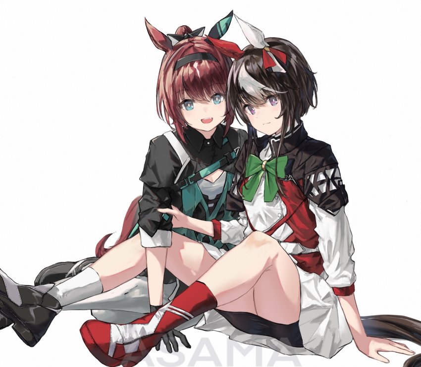 2girls, animal_ears, artist_name, asama_(drift_in), asymmetrical_footwear, belt, black_coat, black_gloves, black_hair, black_skirt, boots, bow, bowtie, bright_pupils, brown_hair, closed_mouth, coat, ear_covers, gloves, green_bow, green_bowtie, green_eyes, hairband, highres, horse_ears, horse_girl, horse_tail, long_sleeves, looking_at_viewer, loves_only_you_(racehorse), marche_lorraine_(racehorse), medium_hair, mismatched_footwear, multicolored_hair, multiple_girls, open_mouth, original, personification, ponytail, purple_eyes, shoes, simple_background, single_boot, sitting, skirt, smile, socks, streaked_hair, tail, umamusume, watermark, white_background, white_coat, white_pupils, white_socks