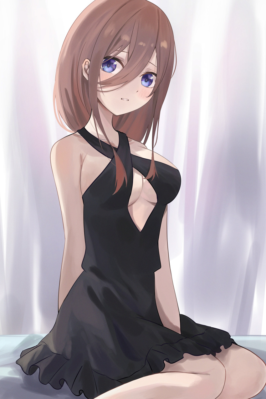 1girl, absurdres, arm_behind_back, bare_shoulders, bed, bedroom, black_dress, blue_eyes, blush, breasts, brown_hair, cleavage, cleavage_cutout, clothing_cutout, collarbone, dress, go-toubun_no_hanayome, hair_between_eyes, highres, knees, large_breasts, legs, long_hair, looking_at_viewer, nakano_miku, no_bra, ponzu_pon9, sitting, solo