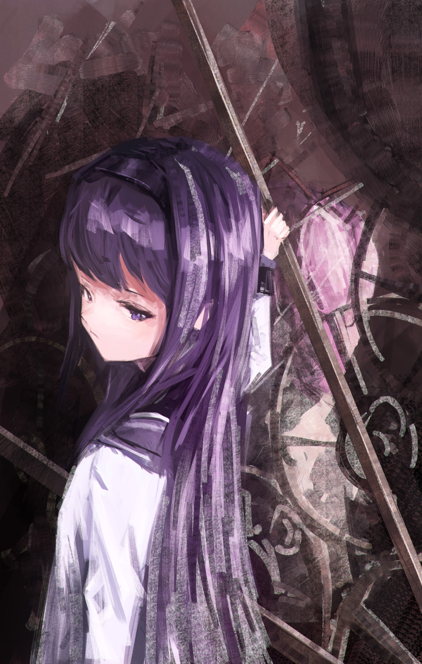 2girls, abstract_background, absurdres, akemi_homura, black_hair, black_hairband, bow, brown_background