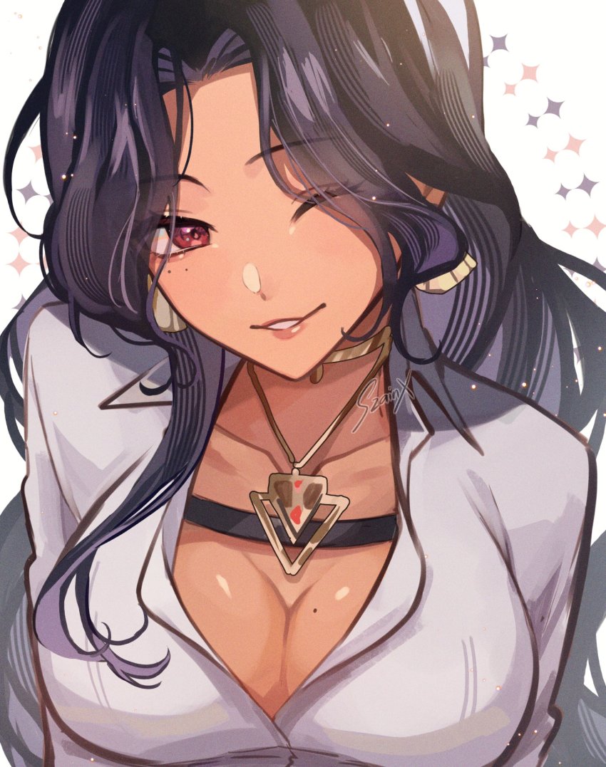 1girl, black_hair, breasts, cleavage, collared_shirt, dark-skinned_female, dark_skin, earrings, gold_choker, gold_earrings, gold_necklace, highres, jewelry, large_breasts, long_hair, looking_at_viewer, mole, mole_on_breast, mole_under_eye, necklace, nijisanji, nijisanji_en, one_eye_closed, red_eyes, scarle_yonaguni, scarle_yonaguni_(1st_costume), shirt, signature, simple_background, smile, solo, szainx, virtual_youtuber, white_background, white_shirt