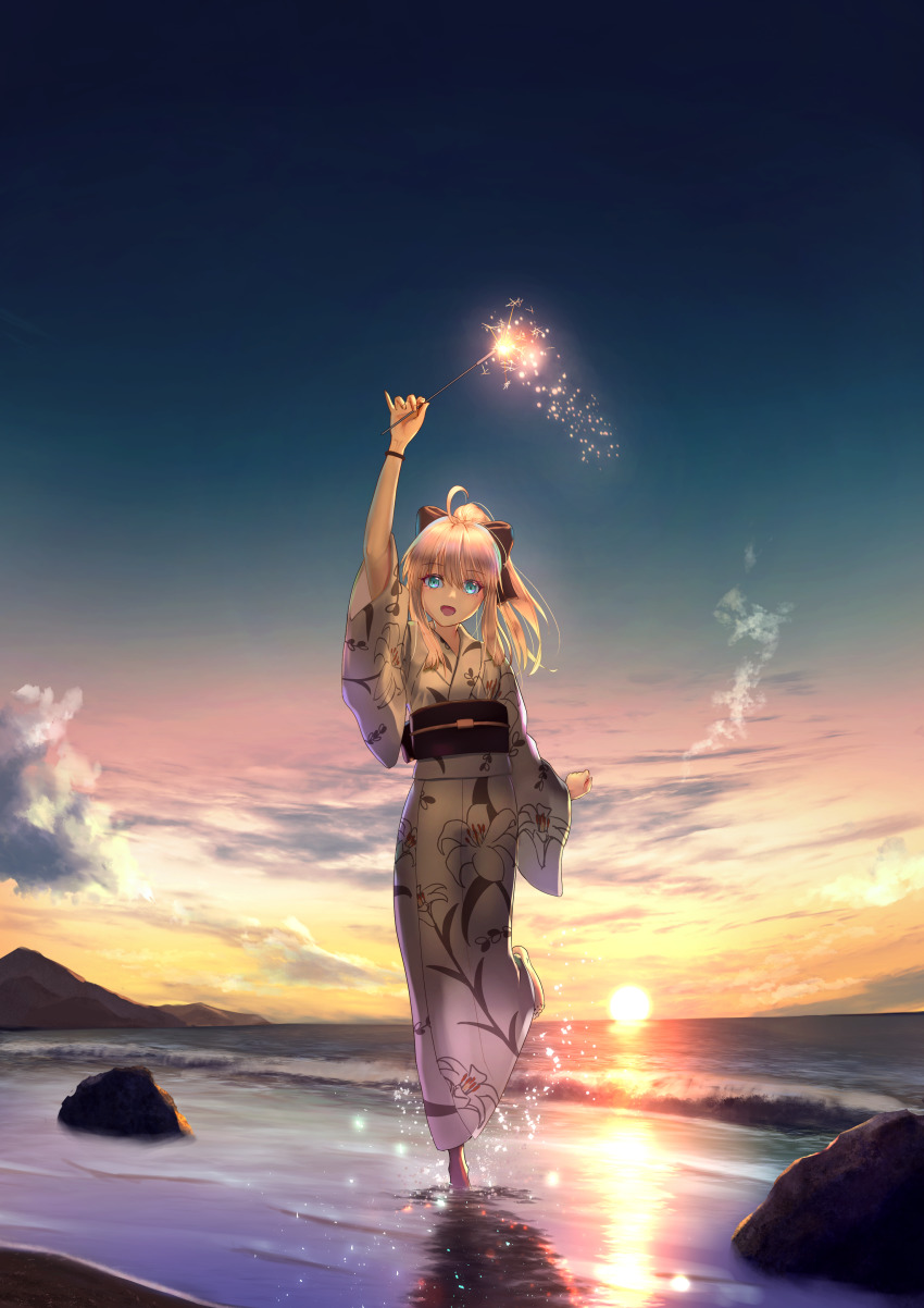 1girl, absurdres, ahoge, aomaru_(shta-chu-jisuiai), artoria_pendragon_(fate), beach, black_bow, blonde_hair