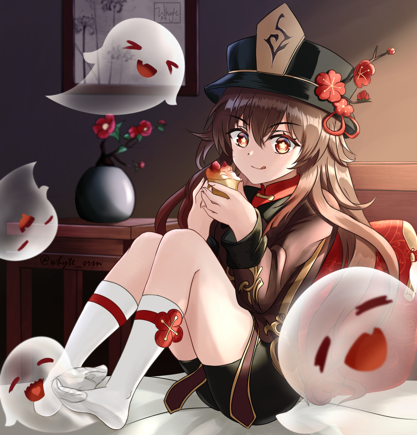 >_<, 1girl, :d, :q, ass, bed, bed_sheet, bedroom