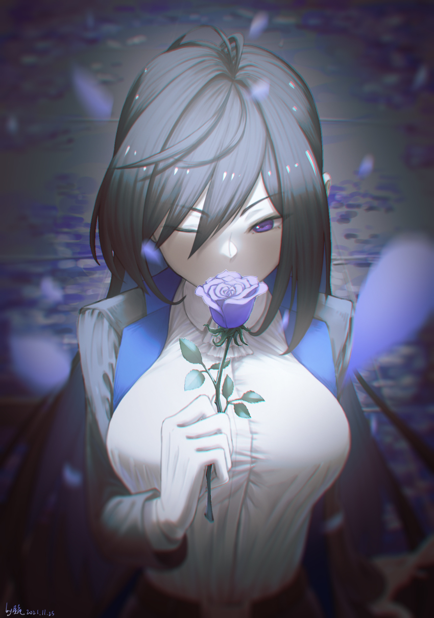 1girl, antenna_hair, arm_at_side, artist_name, ascot, belt, black_hair, blazer, blue_flower, blue_rose, blurry, blurry_background, blurry_foreground, breasts, chinese_commentary, chromatic_aberration, collared_shirt, commentary, dark_background, dated, depth_of_field, falling_petals, flower, from_above, gloves, guigui_(nwtj7322), hair_between_eyes, hand_up, highres, holding, holding_flower, jacket, lapels, large_breasts, long_hair, long_sleeves, one_eye_closed, open_clothes, open_jacket, original, petals, purple_eyes, rose, shirt, shirt_tucked_in, signature, smelling, smelling_flower, solo, standing, upper_body, v-shaped_eyebrows, very_long_hair, vignetting, white_ascot, white_gloves