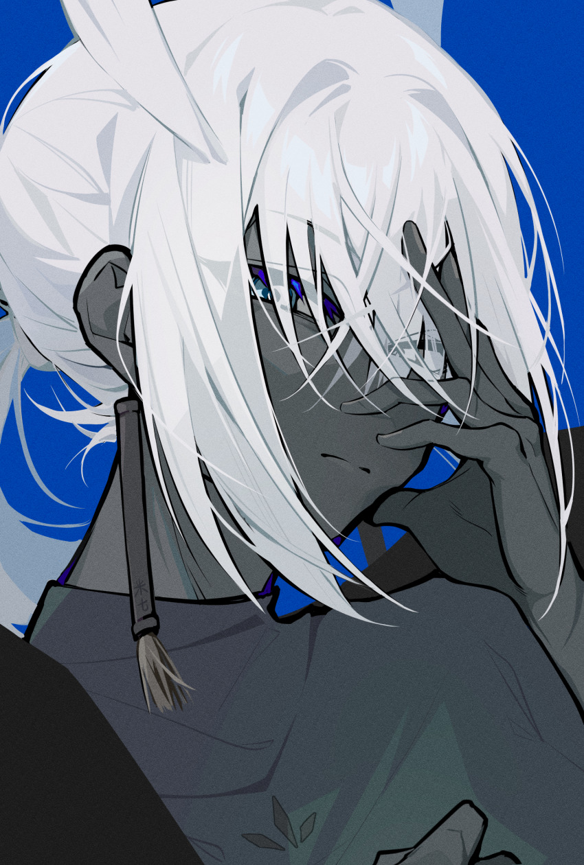 1boy, bishounen, blue_background, dark-skinned_male, dark_skin, earrings, grey_hair, hair_between_eyes, highres, jewelry, looking_at_viewer, male_focus, mimizuku_(sky:_children_of_the_light), pointy_hair, ponytail, rice-m7, short_hair, sky:_children_of_the_light, solo, tassel, tassel_earrings, white_hair