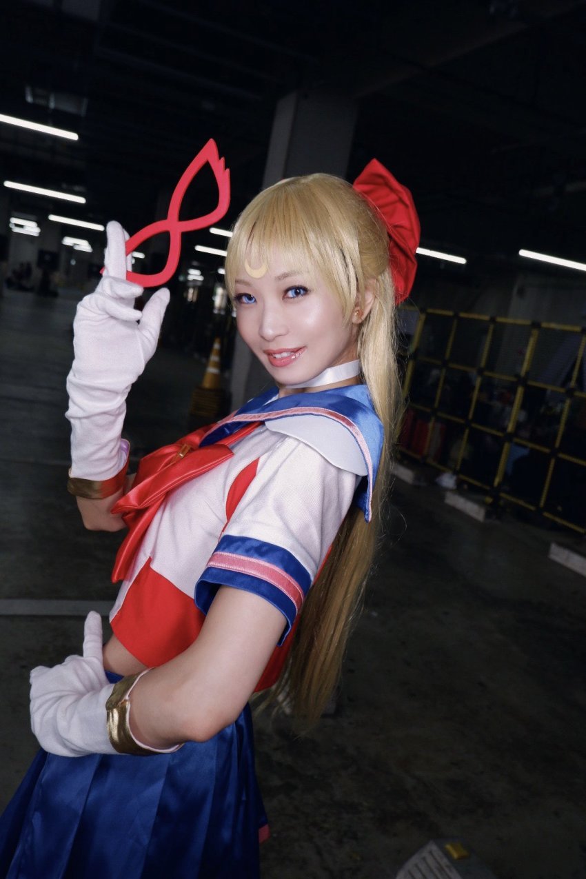 aino_minako, bishoujo_senshi_sailor_moon, cosplay, highres, kyoko, sailor_v, sailor_v_(cosplay), tagme
