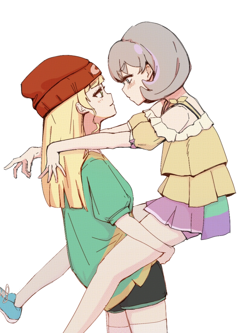 2girls, beanie, black_shorts, blonde_hair, blue_eyes, green_eyes, green_shirt, grey_hair