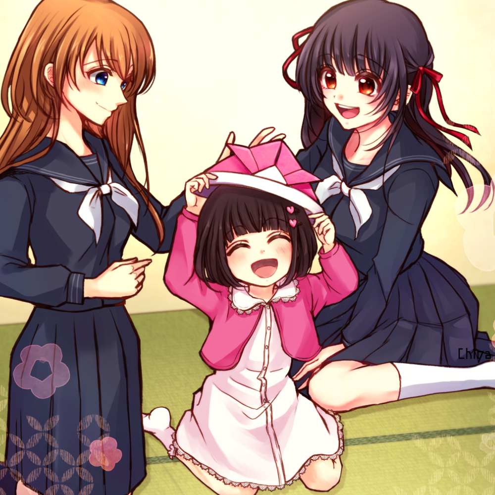 3girls, black_hair, black_serafuku, blue_eyes, blunt_bangs, brown_eyes, brown_hair, chi119
