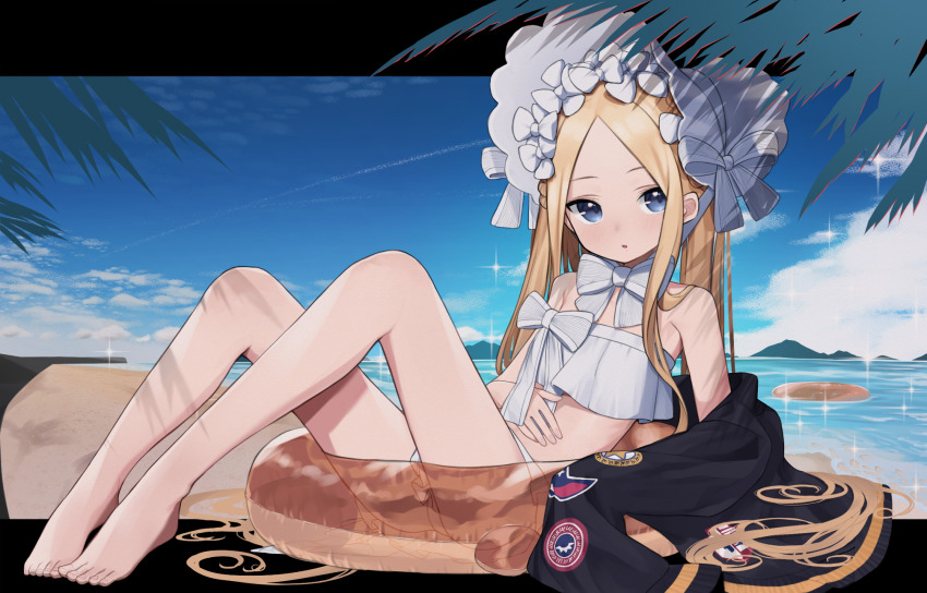 1girl, abigail_williams_(fate), abigail_williams_(swimsuit_foreigner)_(fate), abigail_williams_(swimsuit_foreigner)_(third_ascension)_(fate), bare_shoulders, barefoot, beach, bikini