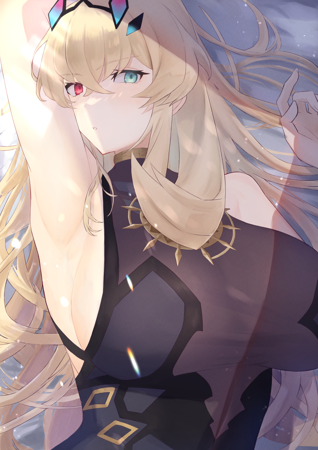 1girl, arm_behind_head, arm_up, armpits, bare_shoulders, black_dress, blonde_hair, breasts, dress, barghest_(fate), barghest_(second_ascension)_(fate), fate/grand_order, fate_(series), green_eyes, heterochromia, highres, horns, kz_mochixx, large_breasts, long_hair, looking_at_viewer, red_eyes, sideboob, solo, tagme