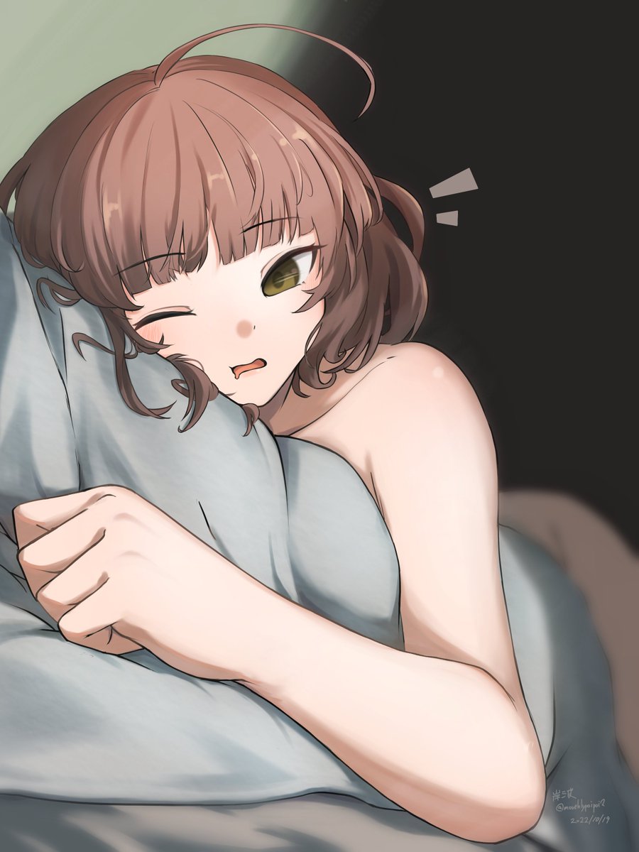 1girl, ^^^, ahoge, bare_shoulders, blunt_bangs, blurry, brown_eyes, brown_hair