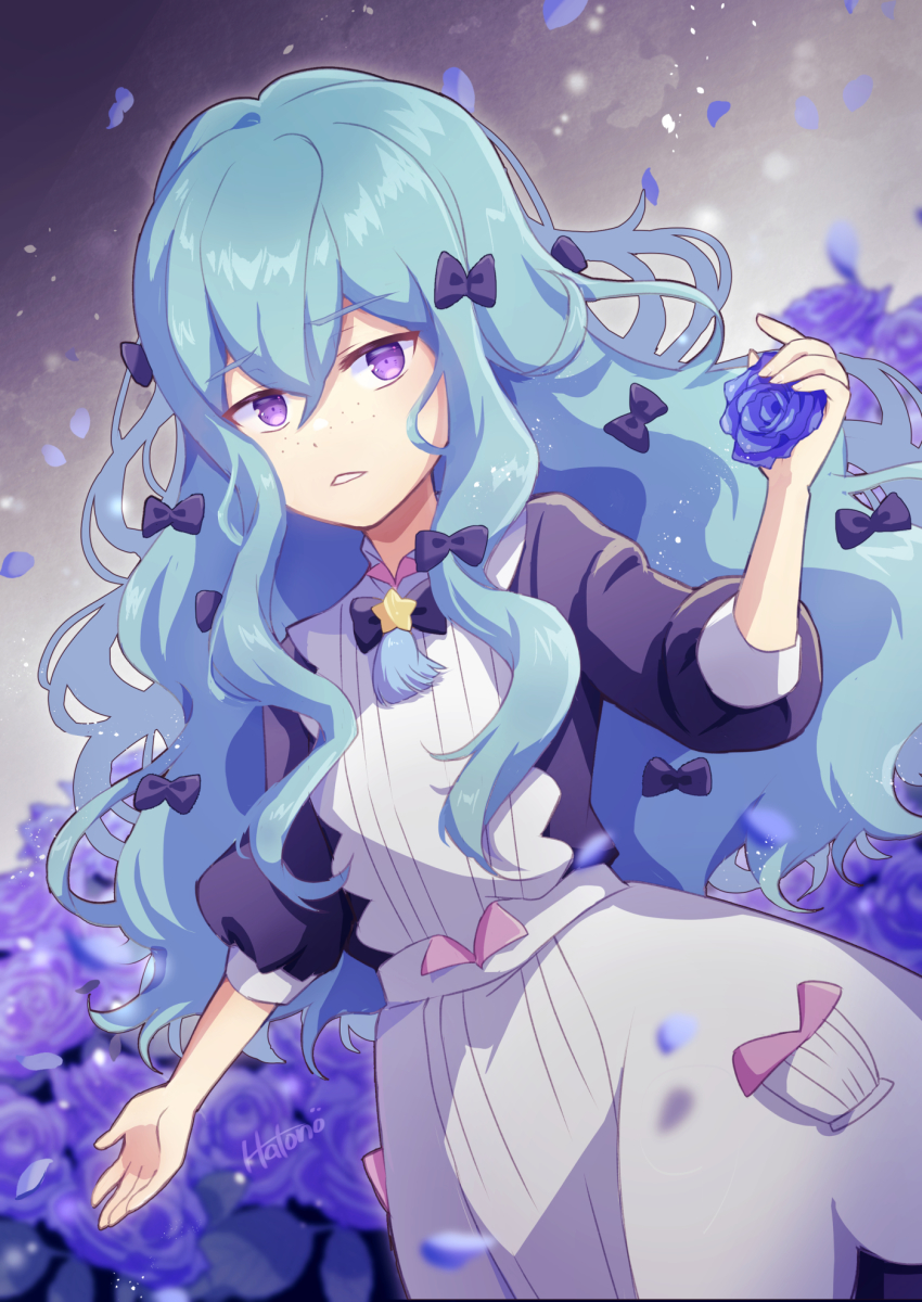 1girl, barbie_(shadows_house), blue_bow, blue_dress, blue_flower, blue_rose, bow, curly_hair, dress, flower, freckles, green_hair, hair_between_eyes, hair_bow, hair_ornament, hato_no12, highres, holding, long_hair, looking_at_viewer, open_mouth, puffy_short_sleeves, puffy_sleeves, purple_eyes, rose, shadows_house, short_sleeves, sidelocks