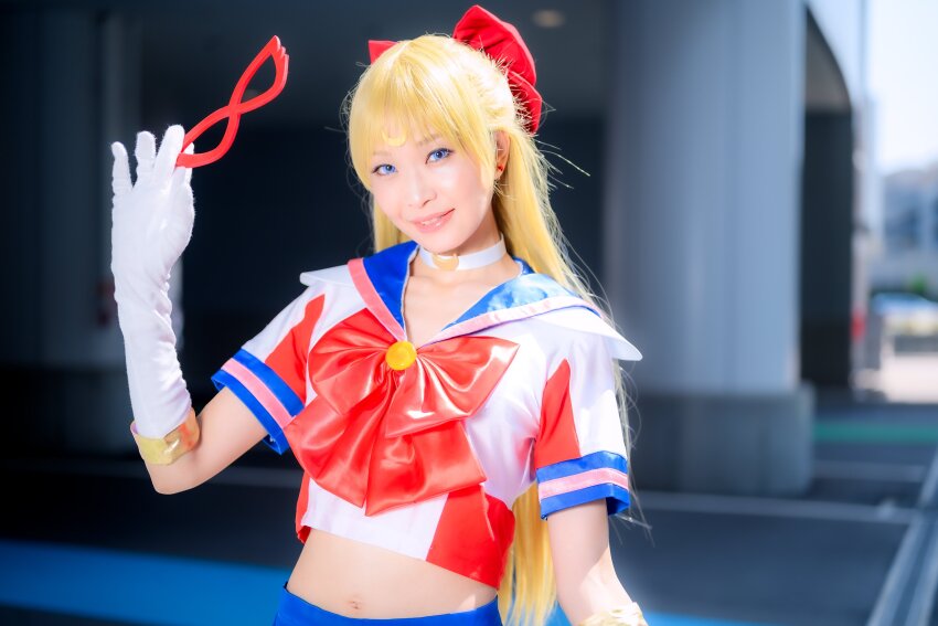 absurdres, aino_minako, bishoujo_senshi_sailor_moon, blonde_hair, blue_skirt, cosplay, high_heels, highres