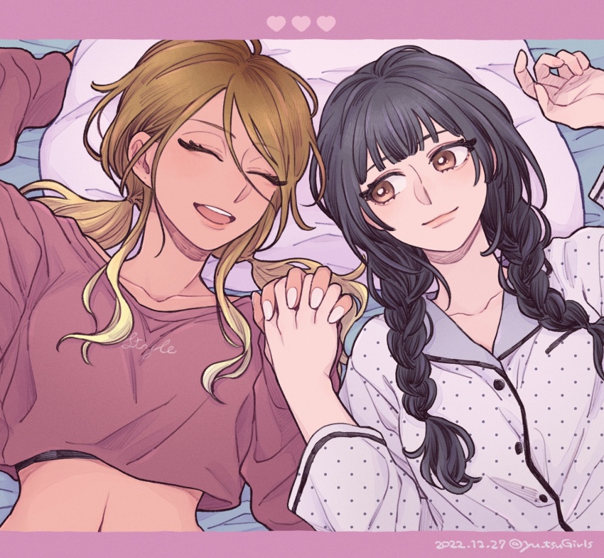 2girls, black_hair, blunt_bangs, braid, brown_eyes, crop_top, dark-skinned_female, dark_skin