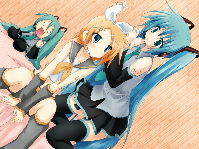 2girls, aqua_eyes, aqua_hair, blonde_hair, blue_eyes, detached_sleeves, dutch_angle, hachune_miku