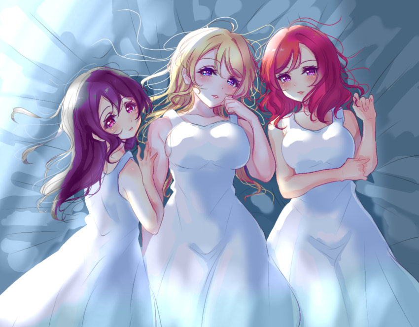 3girls, ayase_eli, bad_id, bad_pixiv_id, bed, bibi_(love_live!), black_hair, blonde_hair