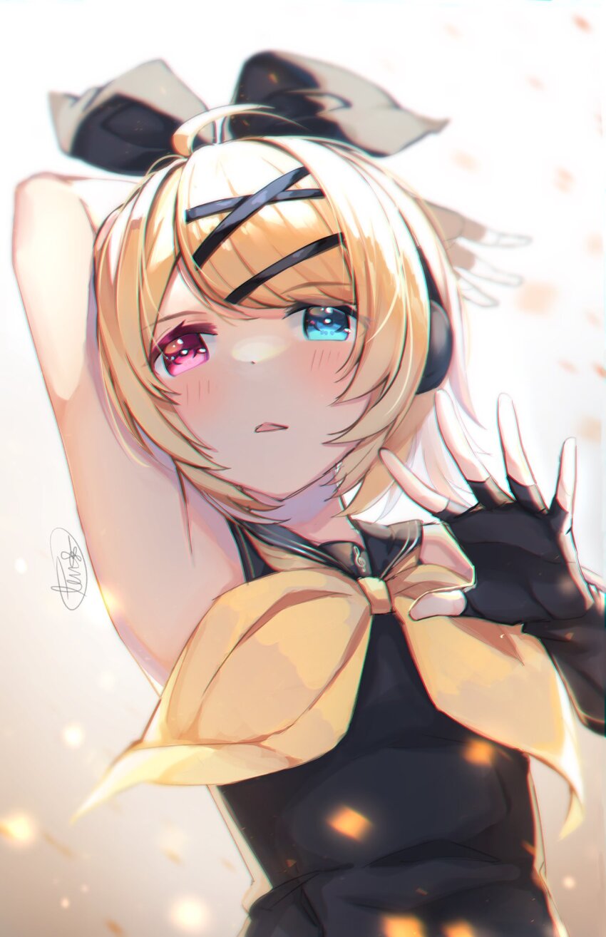 1girl, ahoge, arm_behind_head, arm_up, armpits, black_bow, black_collar, black_gloves