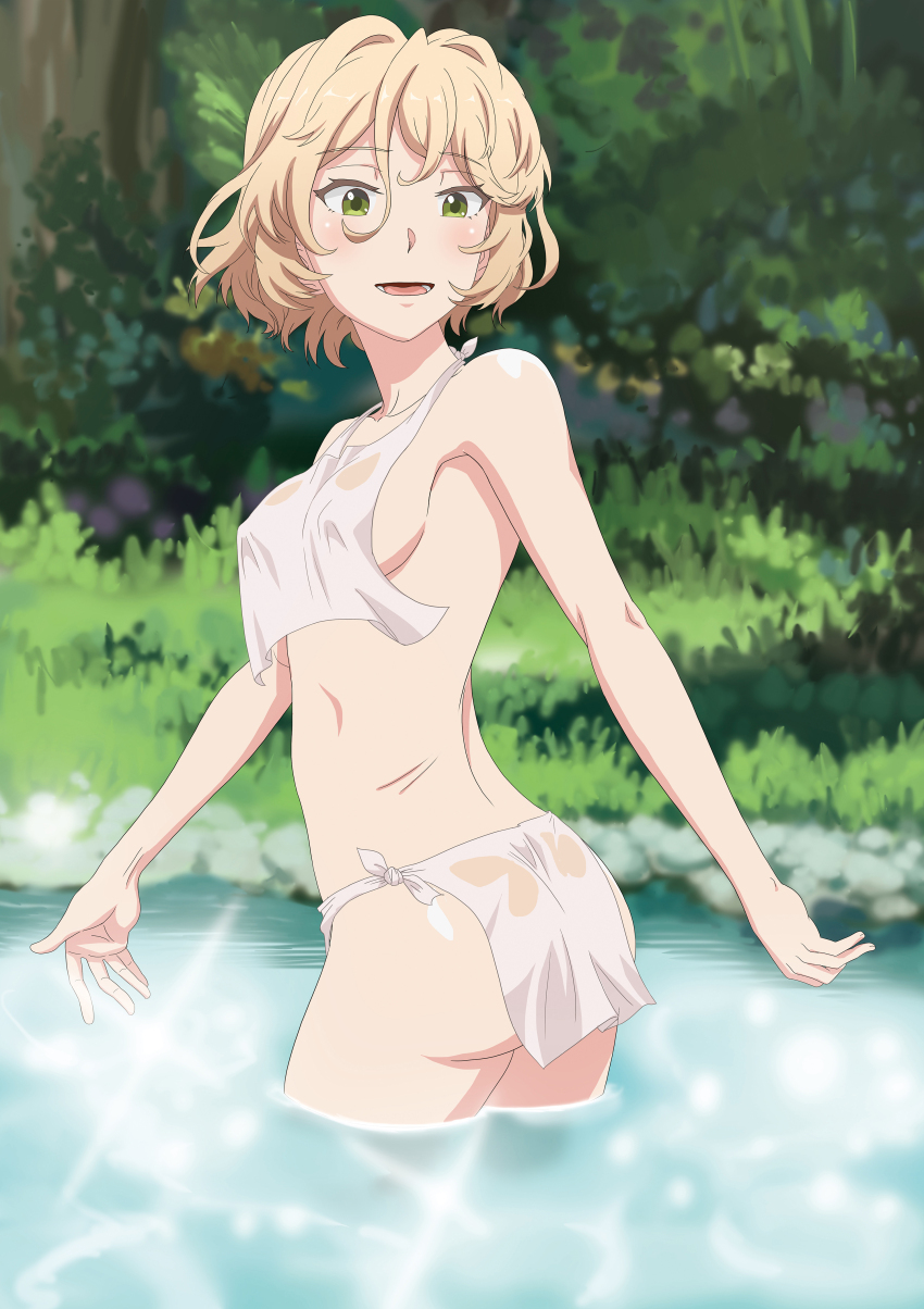 1girl, absurdres, ass, bathing, blade_(kaiyari), blonde_hair, blush, breasts, charka, green_eyes, highres, in_water, kaifuku_jutsushi_no_yarinaoshi_~sokushi_mahou_to_skill_copy_no_chouetsu_heal~, looking_at_viewer, medium_breasts, outdoors, shiny_skin, short_hair, sideboob, solo, wet, wet_clothes