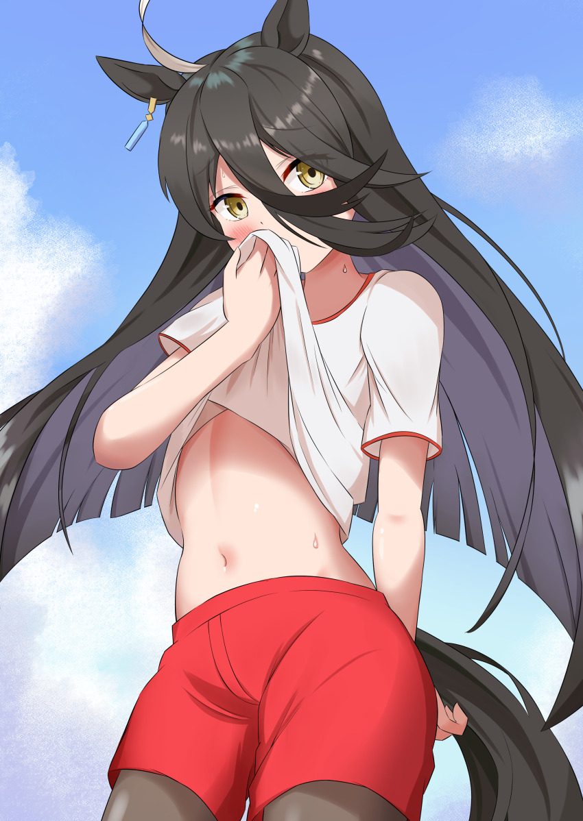 1girl, absurdres, ahoge, animal_ears, arm_behind_back, black_hair, blue_sky, blush, clothes_lift, cloud, commentary_request, cowboy_shot, day, earrings, flat_chest, gym_uniform, hair_between_eyes, highres, horse_ears, horse_girl, horse_tail, isolatte, jewelry, lifting_own_clothes, long_bangs, long_hair, looking_at_viewer, manhattan_cafe_(umamusume), multicolored_hair, navel, original_race_uniform_(umamusume), red_shorts, shirt, shirt_lift, short_sleeves, shorts, sidelocks, single_earring, sky, solo, standing, stomach, sweat, tail, umamusume, white_hair, white_shirt, wiping_with_clothes, yellow_eyes