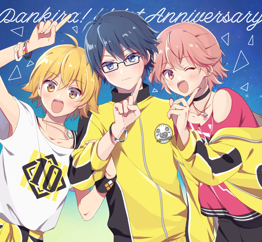 3boys, asahi_sora, blonde_hair, blue_background, blue_eyes, blue_hair, blush, dankira!!!, glasses, highres, hinata_mahiru, long_sleeves, merry_panic_(dankira!!!), multiple_boys, one_eye_closed, open_mouth, pink_eyes, pink_hair, riku_(melty_drop), smile, trap, yano_reiji, yellow_eyes