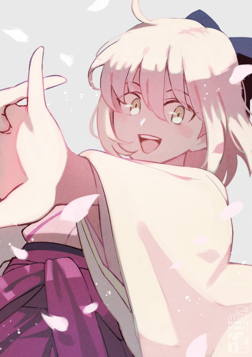 1girl, :d, ahoge, black_bow, bow, falling_petals, fate/grand_order, fate_(series), grey_background, hair_between_eyes, hair_bow, hakama, half_updo, highres, interlocked_fingers, japanese_clothes, kimono, looking_at_viewer, medium_hair, okita_souji_(fate), okita_souji_(first_ascension)_(fate), okita_souji_(koha-ace), open_mouth, petals, pink_eyes, pink_hakama, pink_kimono, smile, solo, stretching, teeth, teria_(teriarian), upper_body, upper_teeth_only, yellow_eyes