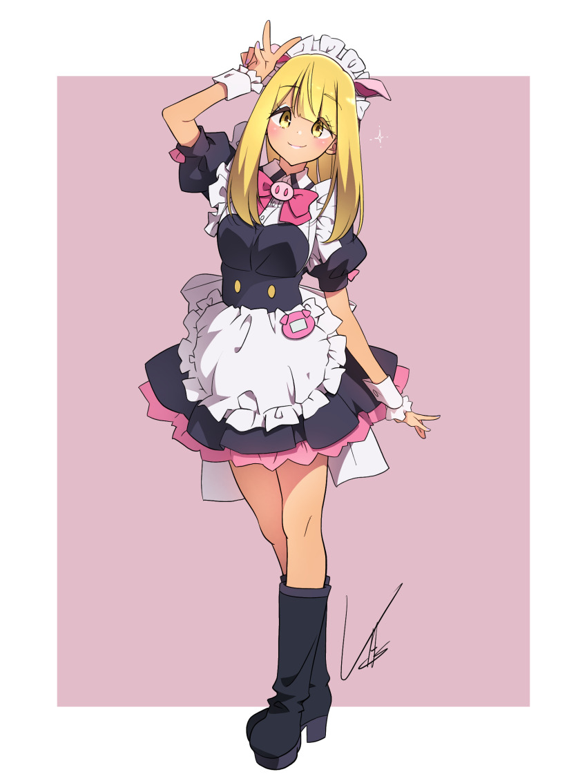 1girl, absurdres, akiba_maid_sensou, alternate_costume, animal_ears, blonde_hair, boots, cosplay, enmaided, eyeshadow, gyaru, highres, knee_boots, kurosawa_tomoyo, long_hair, maid, maid_headdress, makeup, pig_ears, shiipon_(akiba_maid_sensou), shiipon_(akiba_maid_sensou)_(cosplay), simple_background, smile, solo, toki_ayano, v, voice_actor_connection, wrist_cuffs, yas_(yosiyasuyasu), yellow_eyes, yurucamp