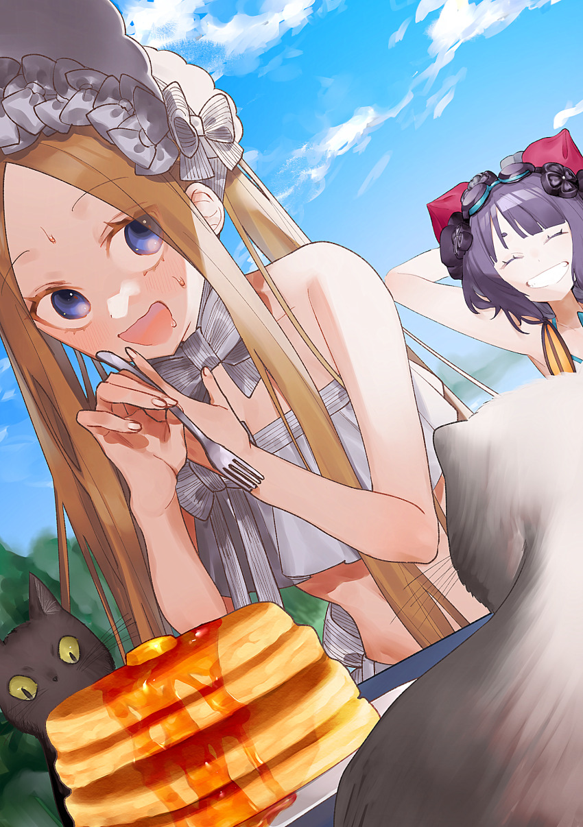 2girls, abigail_williams_(fate), abigail_williams_(swimsuit_foreigner)_(fate), abigail_williams_(swimsuit_foreigner)_(third_ascension)_(fate), absurdres, arm_behind_head, bikini, black_cat, black_hair, blonde_hair, blue_eyes, blue_sky, bonnet, cat, closed_eyes, fate/grand_order, fate_(series), food, fork, grey_bikini, grin, highres, holding, holding_fork, katsushika_hokusai_(fate), katsushika_hokusai_(swimsuit_saber)_(fate), kenne_28, long_hair, looking_at_viewer, medium_hair, multiple_girls, pancake, pancake_stack, sky, smile, swimsuit
