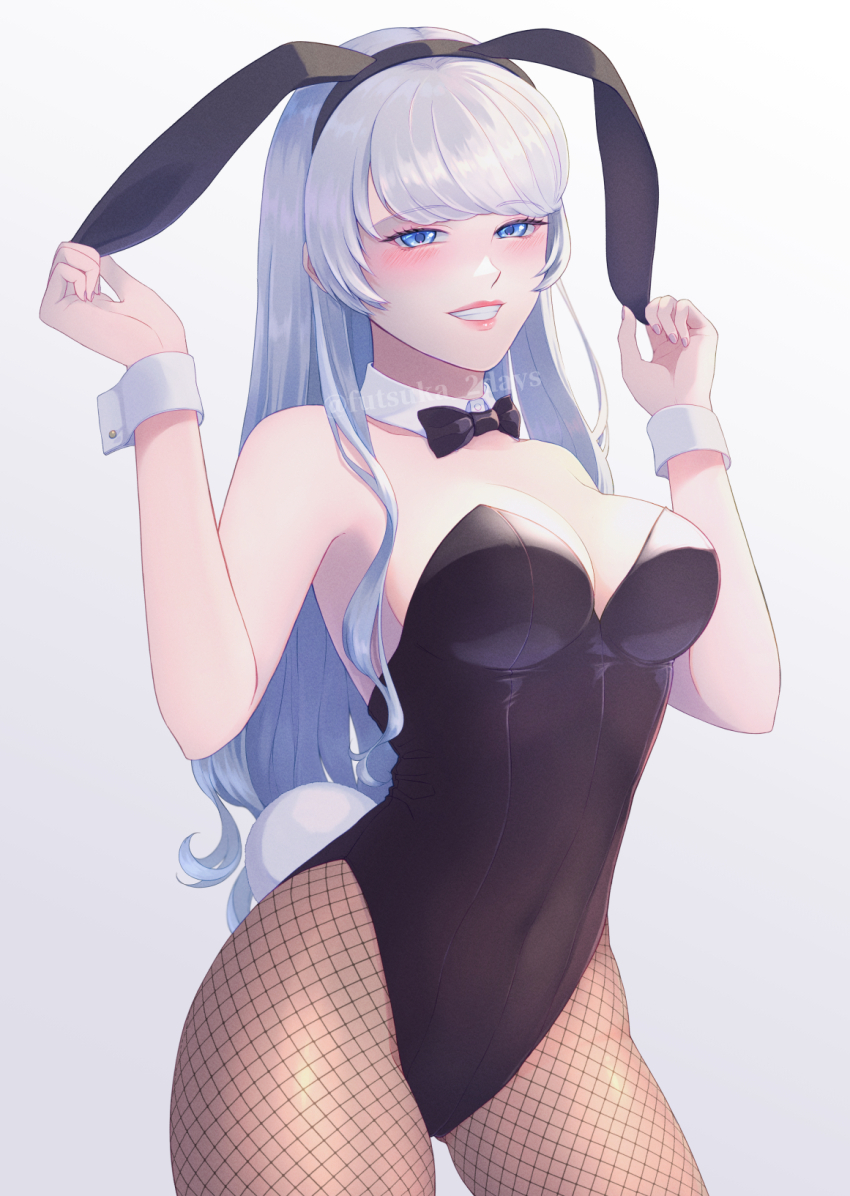 1girl, animal_ears, black_bow, black_bowtie, black_leotard, blue_eyes, bow, bowtie