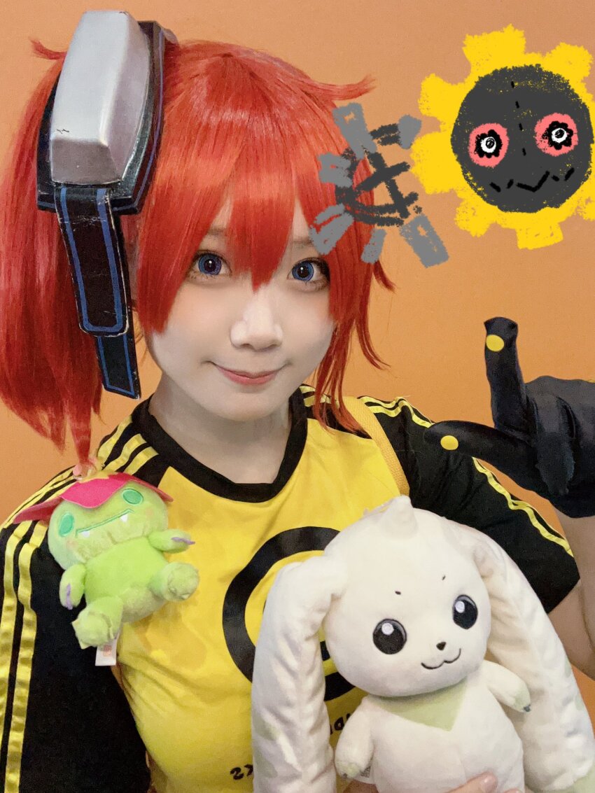 1girl, aiba_ami, aiba_ami_(cosplay), cosplay, digimon, digimon_story:_cyber_sleuth, gloves, hagurumon