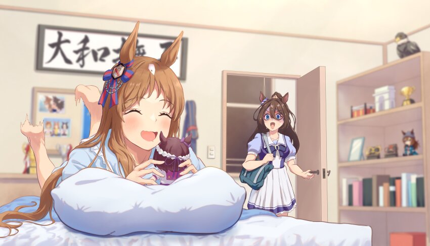 2girls, absurdres, akanekai, animal_ears, aqua_eyes, arc_de_triomphe, armband, bag