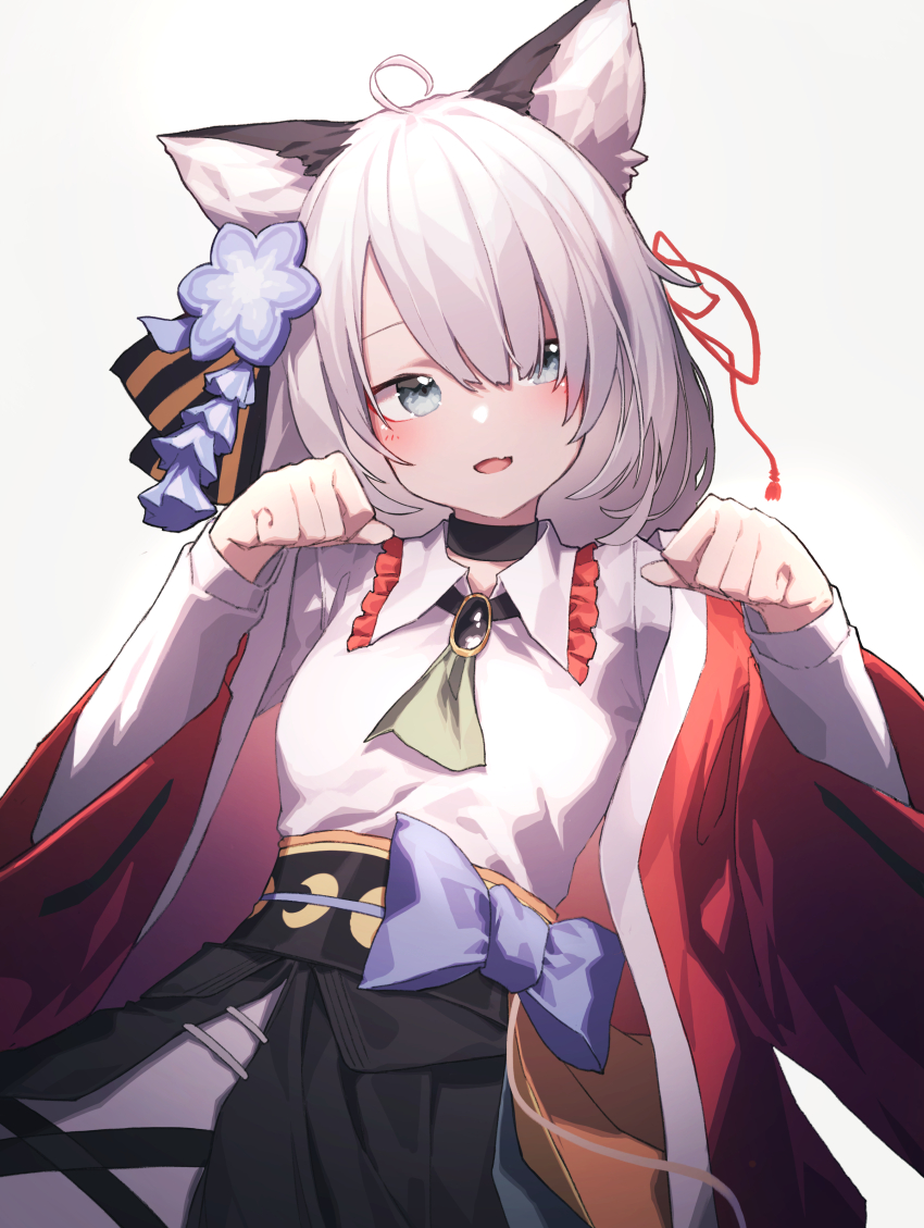 1girl, absurdres, animal_ears, arknights, beudelb, black_choker, black_skirt, blue_bow, blue_eyes, blush, bow, cat_ears, choker, cowlick, dress, fang, grey_hair, hair_between_eyes, hair_ornament, hair_ribbon, highres, japanese_clothes, kimono, long_hair, long_sleeves, looking_at_viewer, mint_(arknights), mint_(tsukiyoi)_(arknights), open_mouth, paw_pose, red_kimono, ribbon, simple_background, skin_fang, skirt, smile, solo, waist_bow, white_background, white_dress