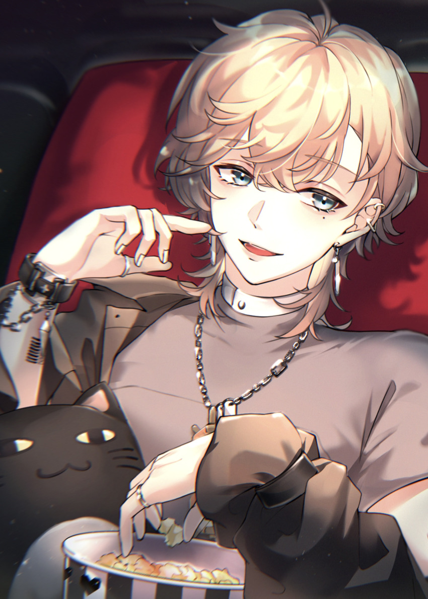 1boy, cinema_(vocaloid), ear_piercing, facing_viewer, food, grey_eyes, highres, kanae_(nijisanji), light_brown_hair, long_sleeves, looking_to_the_side, male_focus, medium_hair, nagi_(meow_milk), nijisanji, piercing, popcorn, roto_(kanae), solo, virtual_youtuber, vocaloid