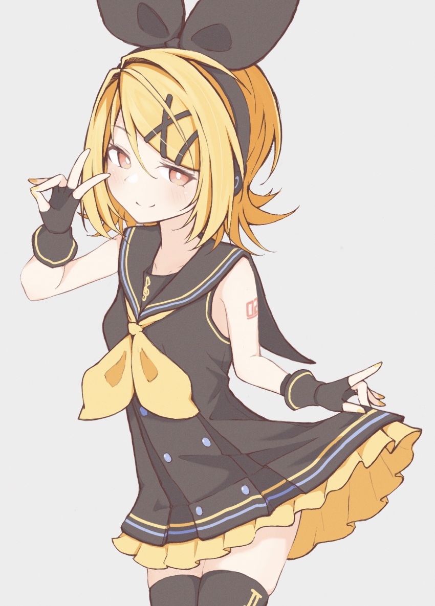 1girl, bare_arms, black_bow, black_dress, black_gloves, black_sailor_collar, black_thighhighs, blonde_hair, bow, bow_hairband, cidre_db, clothes_lift, collared_shirt, commentary, cowboy_shot, dress, fingerless_gloves, frilled_skirt, frills, gloves, grey_background, hair_bow, hair_ornament, hairband, hairclip, hand_up, headphones, highres, kagamine_rin, kagamine_rin_(sour_model), light_blush, mikumikudance, musical_note, musical_note_print, nail_polish, neckerchief, red_eyes, sailor_collar, shirt, short_hair, shoulder_tattoo, skindentation, skirt, skirt_lift, sleeveless, sleeveless_shirt, smile, solo, sour_model_(mikumikudance), standing, swept_bangs, tattoo, thighhighs, treble_clef, v, vocaloid, yellow_nails, yellow_neckerchief