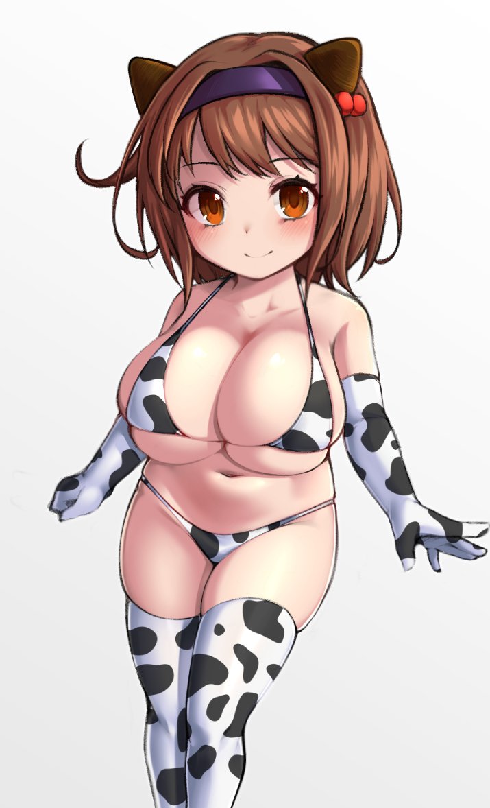 animal_print, bikini, breasts, brown_eyes, brown_hair, cow_print, cow_print_bikini, elbow_gloves, gloves, granblue_fantasy, hairband, horns, large_breasts, oppai_loli, print_bikini, purple_hairband, short_hair, simple_background, smile, swimsuit, thighhighs, yaia_(granblue_fantasy), yuki_to_hana