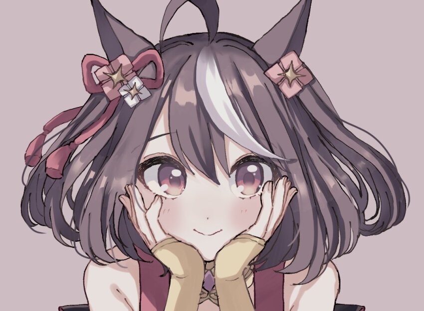 1girl, ahoge, armpit_crease, bare_shoulders, black_hair, blush, brown_background, closed_mouth, detached_sleeves, hair_ornament, hands_on_own_cheeks, hands_on_own_face, kitasan_black_(umamusume), looking_at_viewer, micca_(suisuisuigyo), multicolored_hair, red_eyes, short_hair, simple_background, smile, solo, streaked_hair, umamusume, upper_body