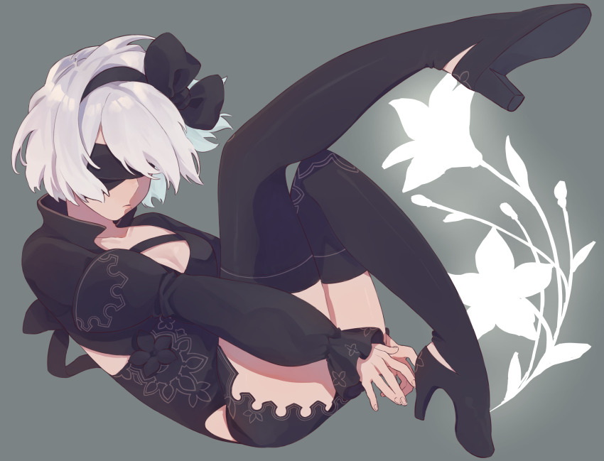 1girl, 2b_(nier:automata), absurdres, arata_(user_jjxc7843), back_cutout, black_boots, black_dress, black_hairband, blindfold, boots, bow_hairband, clothing_cutout, covered_eyes, dress, flower, grey_background, hairband, high_heel_boots, high_heels, highres, juliet_sleeves, knees_up, long_sleeves, nier:automata, nier_(series), puffy_sleeves, short_hair, solo, thigh_boots, white_hair