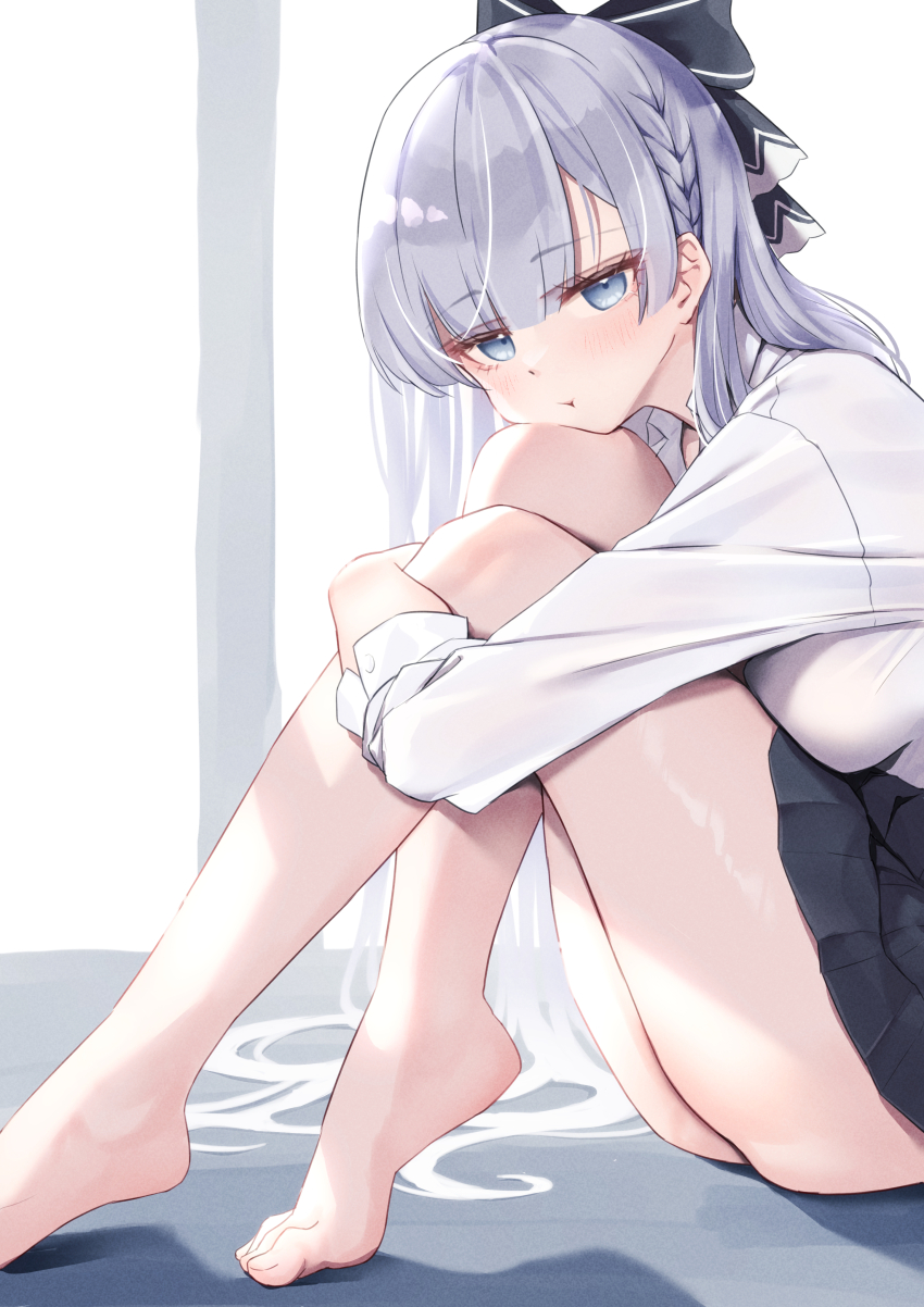 1girl, absurdres, argus_(a_hundred_sleepless_eye)_(azur_lane), argus_(azur_lane), azur_lane, barefoot, black_skirt, blue_eyes