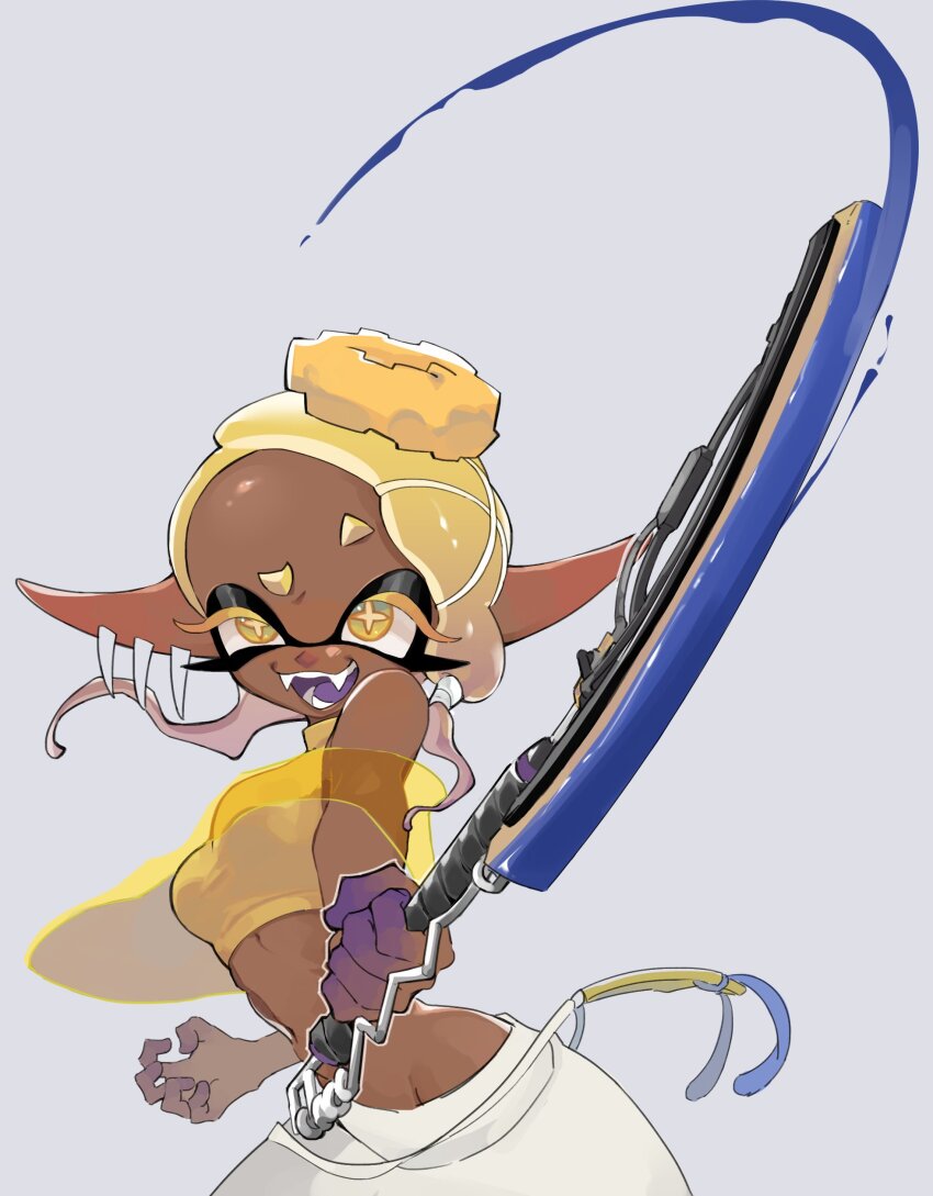 1girl, absurdres, blonde_hair, breasts, brown_hair, colored_skin, colored_tongue, crop_top, dark-skinned_female, dark_skin, fangs, frye_(deep_cut_outfit)_(splatoon), frye_(splatoon), grey_background, highres, holding, holding_weapon, inkling, jewelry, medium_breasts, midriff, multicolored_hair, nintendo, open_mouth, pointy_ears, purple_tongue, simple_background, solo, splatana_wiper_(splatoon), splatoon_(series), splatoon_3, tentacle_hair, utsuho_no_tami, weapon