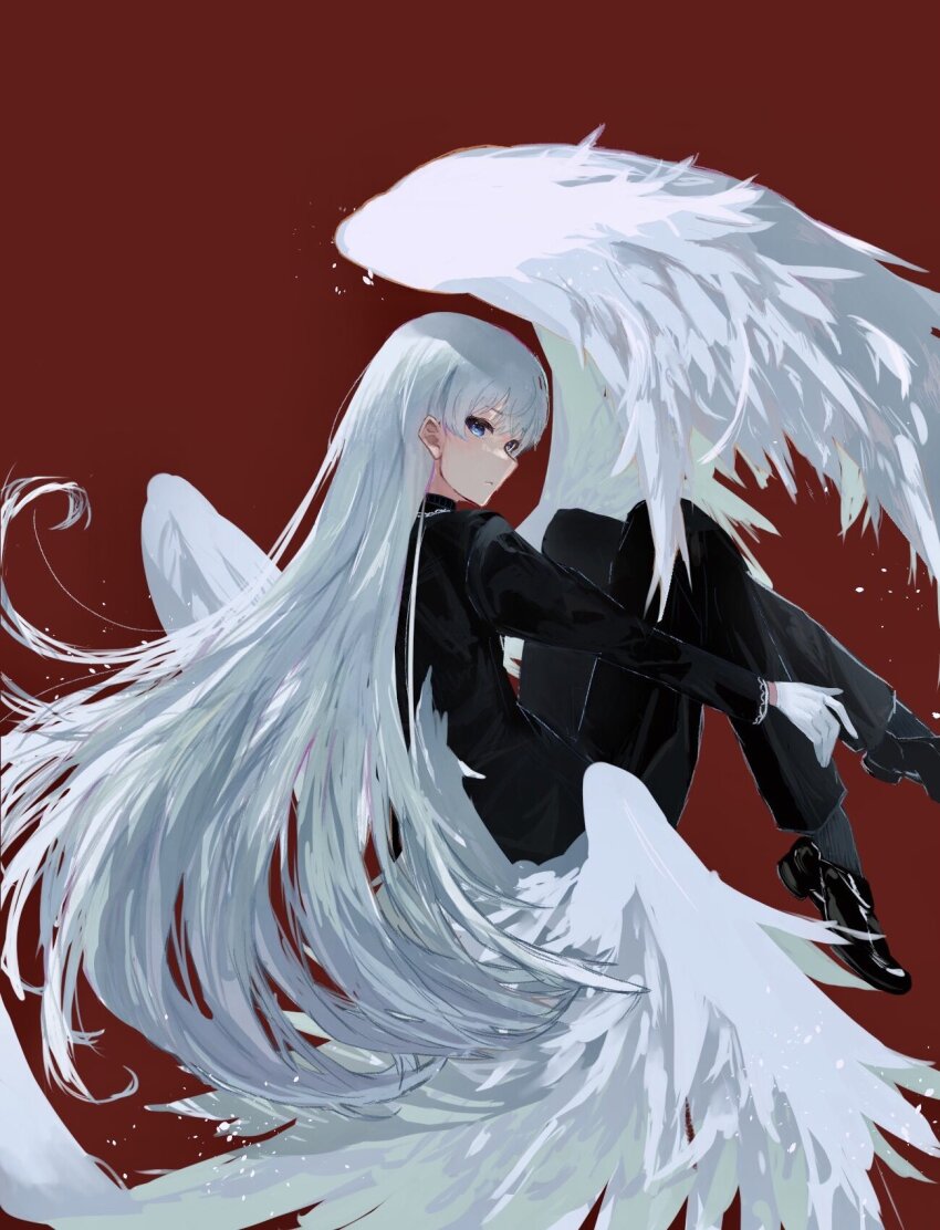1girl, alternate_gloves, angel_wings, angelica_(project_moon), black_footwear, black_jacket, black_pants, black_socks, black_suit, blue_eyes, closed_mouth, formal_clothes, from_behind, full_body, gloves, highres, jacket, kaminaga, knees_up, library_of_ruina, long_hair, looking_at_viewer, looking_back, pants, project_moon, red_background, silver_trim, simple_background, socks, solo, suit, very_long_hair, white_gloves, white_hair, white_wings, wings