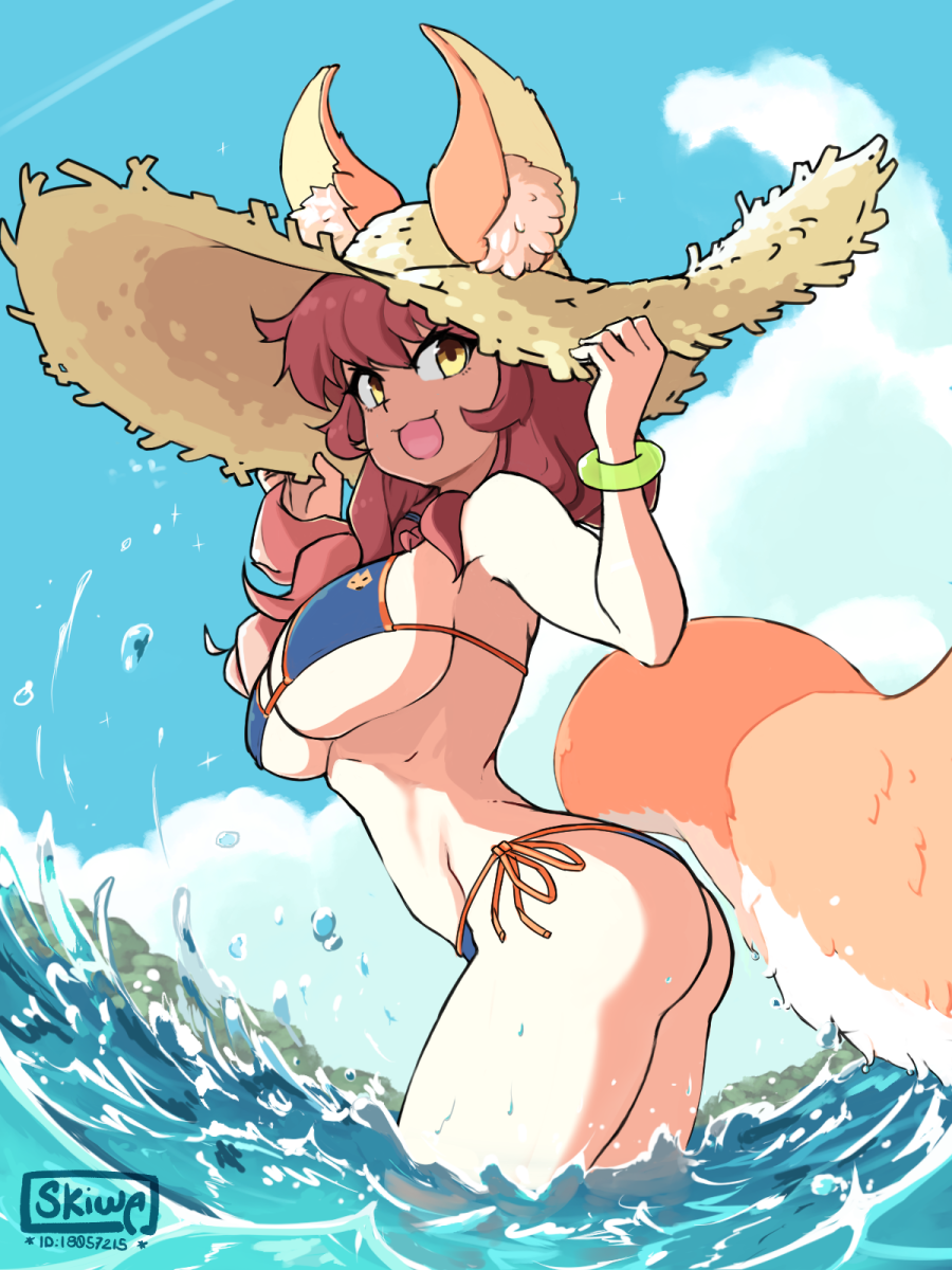 1girl, animal_ear_fluff, animal_ears, ass, bikini, blue_bikini, blue_sky, breasts, chief_(skiwa), cleavage, ears_through_headwear, fate/grand_order, fate_(series), fox_ears, fox_girl, fox_tail, hat, highres, large_breasts, looking_at_viewer, ocean, open_mouth, outdoors, pink_hair, side-tie_bikini_bottom, sky, solo, straw_hat, swimsuit, tail, tamamo_no_mae_(fate), tamamo_no_mae_(swimsuit_lancer)_(fate), yellow_eyes